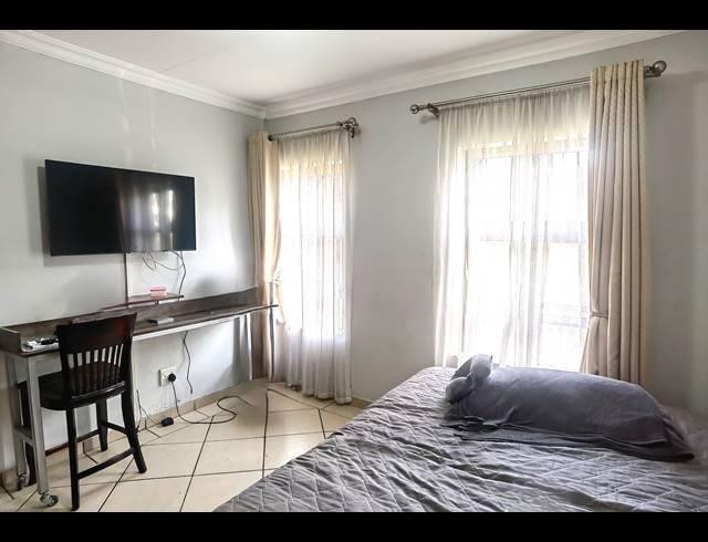 4 BEDROOM TOWNHOUSE FOR SALE IN VALLEY VIEW ESTATE